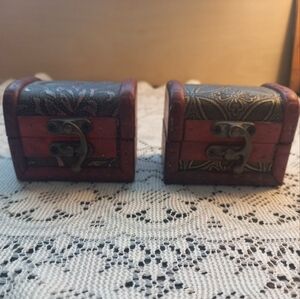 2 Latching Trinket Treasure Box Decorative Rustic Distressed Wood Floral Pattern